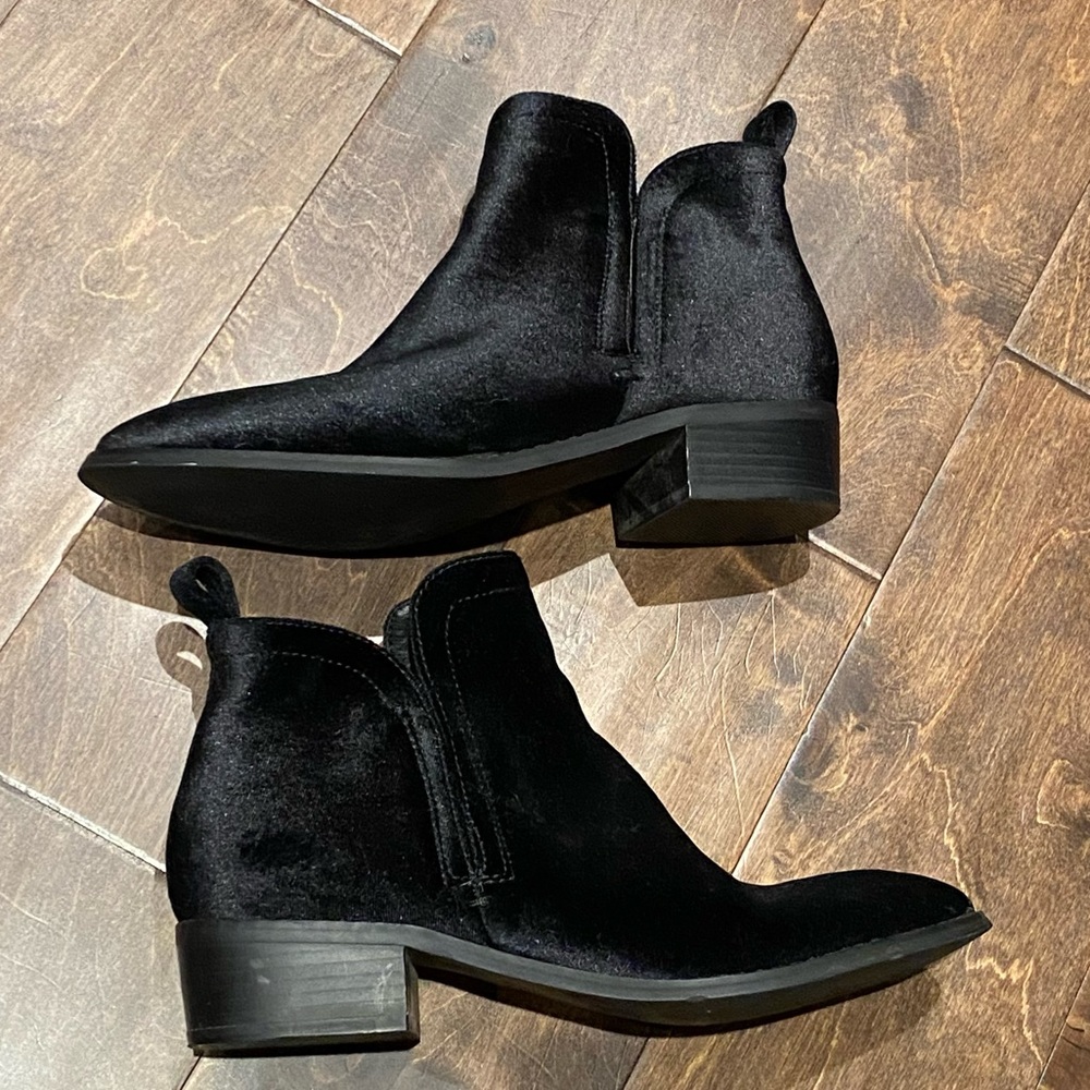 JustFab Booties Size 8.5